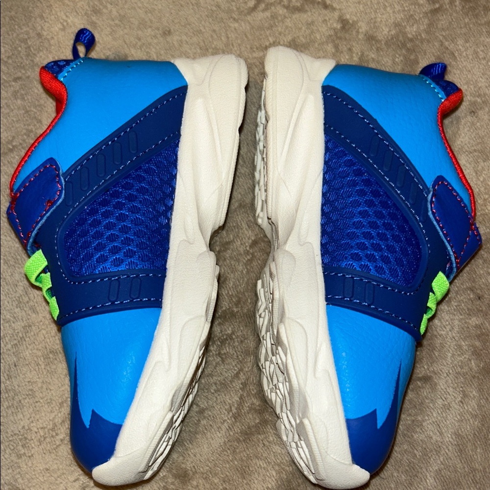 PJ MASKS 🎭 Kids Sneakers - Vibrant Blue and Red (Flashing Light Ups 💡🚨) [NWOT] - Picture 2 of 4